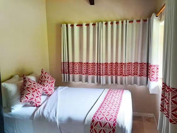 Survivor Samoa Beach Resort Falelatai 外观 照片